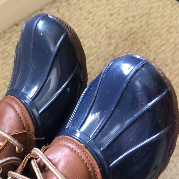 Adrienne Vittadini Girl’s duck boots Size 2 - Picture 12 of 12